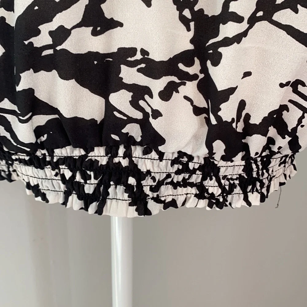 Black Rainn Blouse - Picture 4 of 8